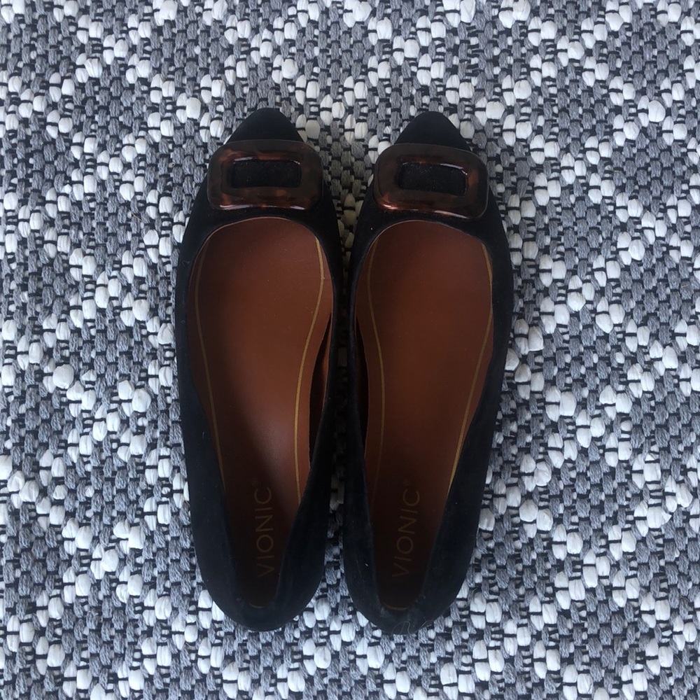 Vionic shoes! Size 8 1/2 Very comfortable!